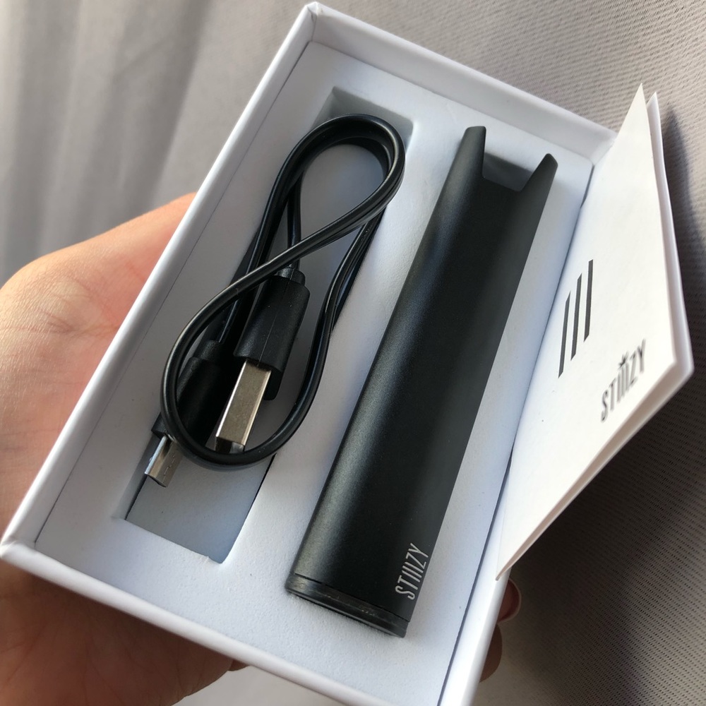 New Black Stiiizy Starter Kit Pen